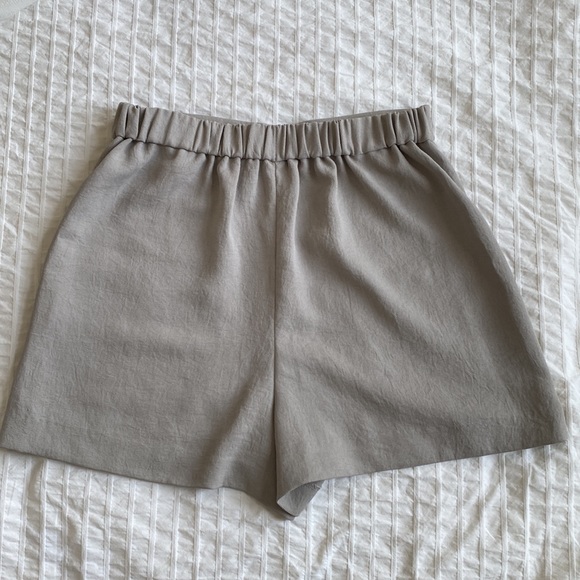 Very good condition Wilfred Shorts - Picture 3 of 4